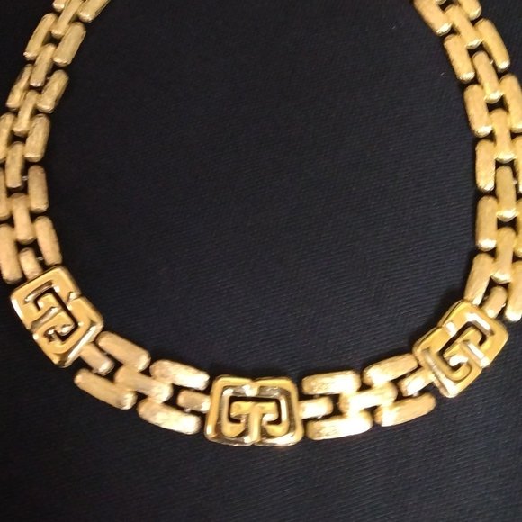 ❤️Vtg 80s Iconic GIVENCHY Gold Logo GG Link Runway Collar Necklace - Picture 4 of 8